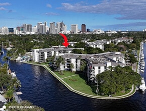 Building Photo - 1301 River Reach Dr