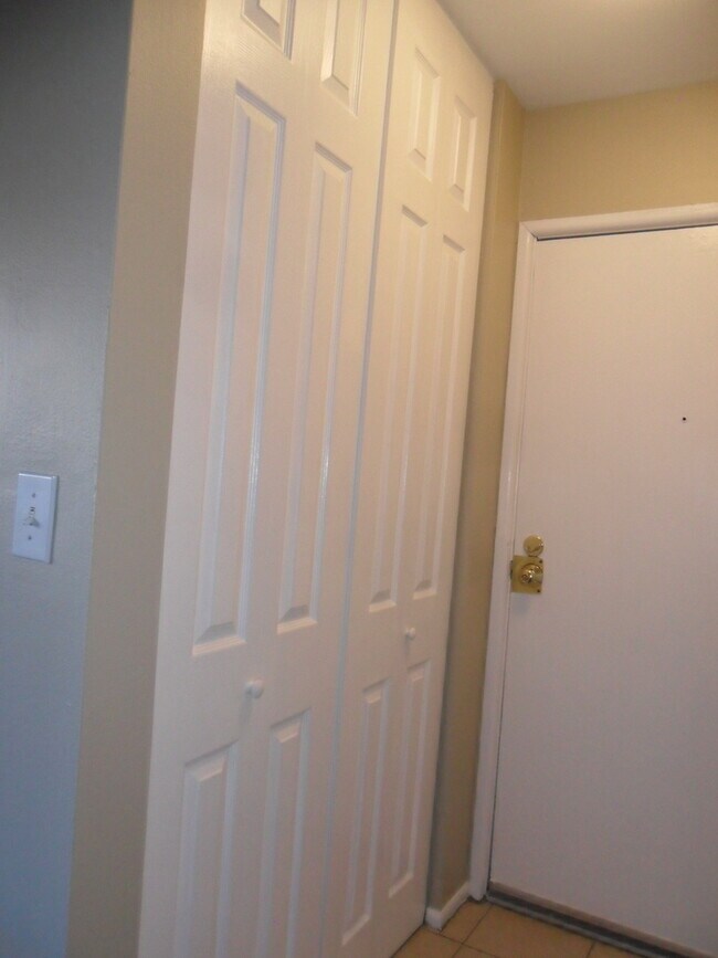 Foto del edificio - 1451 N Winslowe Dr