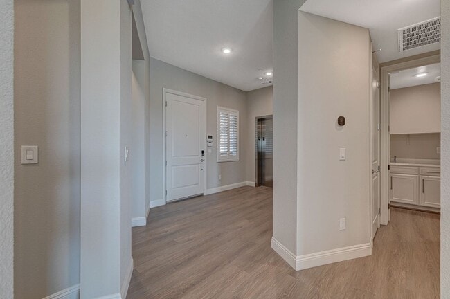 Building Photo - 9129 Las Manaitas Ave