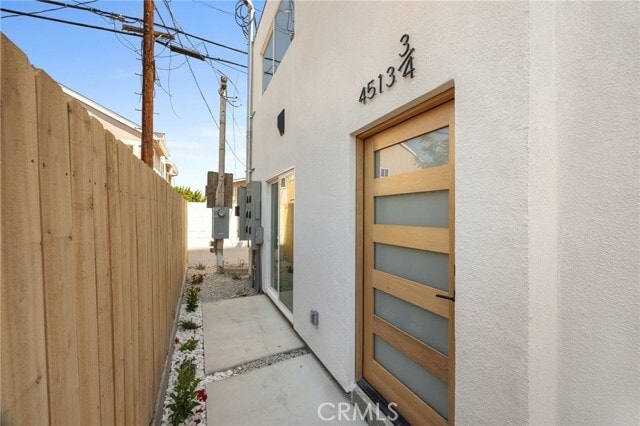 Building Photo - 4513 Rosewood Ave