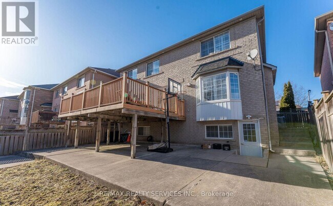 Building Photo - 141 Whitwell Dr