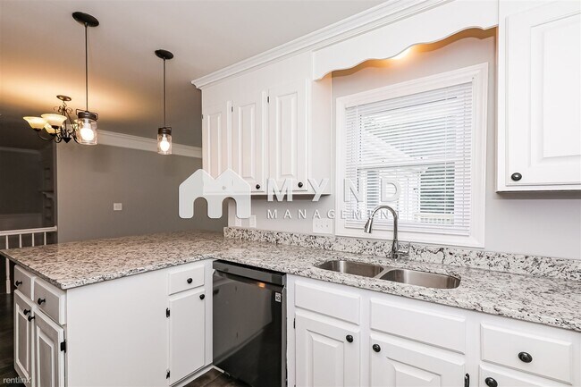 Foto del edificio - 4 br, 3.5 bath House - 700 Patricia Ave