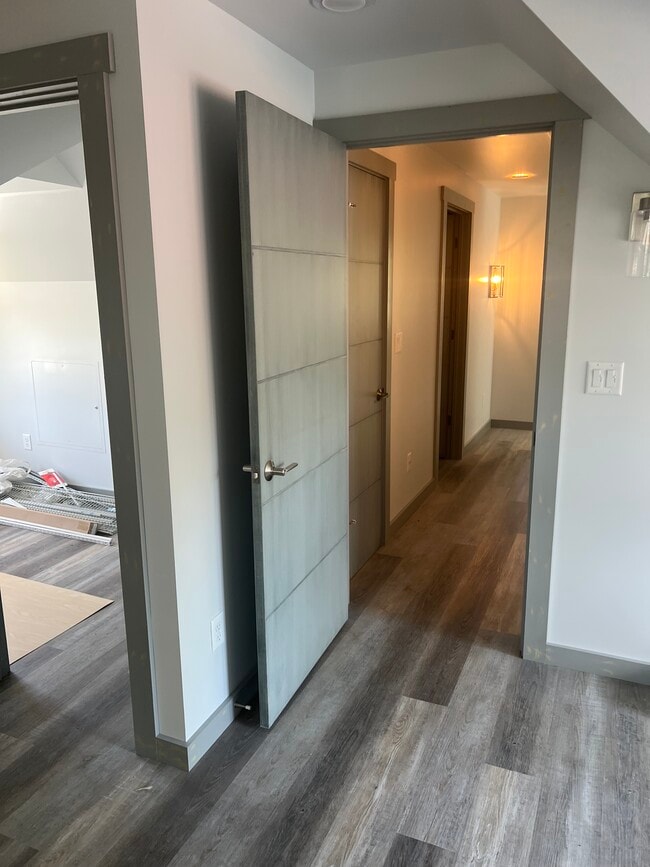 Building Photo - 3134 Hermina St