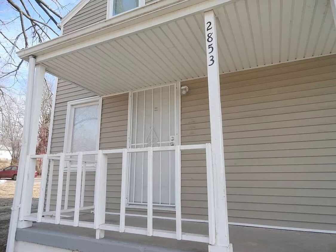 Building Photo - 2855 Van Brunt Blvd