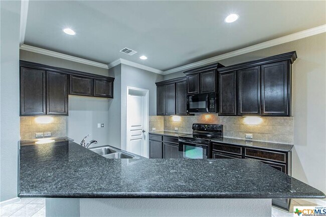 Foto del edificio - 1603 Neuberry Cliffe