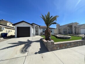 Building Photo - 5432 Thornridge Cir