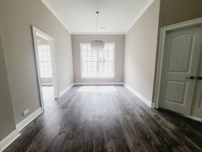 Building Photo - 1121 Gainsborough Dr