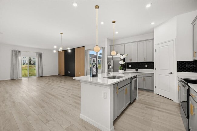 Building Photo - 1335 Normandy Dr