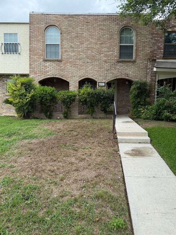 Building Photo - 2207 Lotus Blossom St
