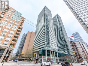 Building Photo - 37-2637 Grosvenor St