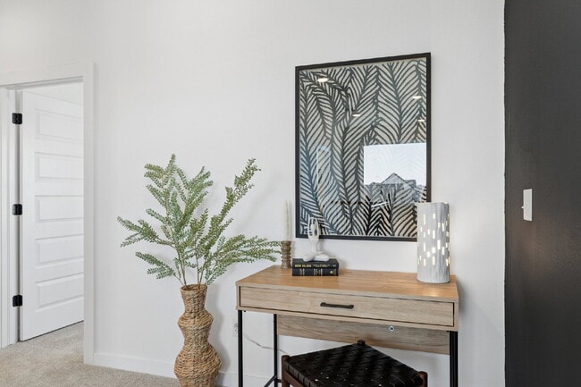 Building Photo - Fully Furnished Home in Broken Arrow