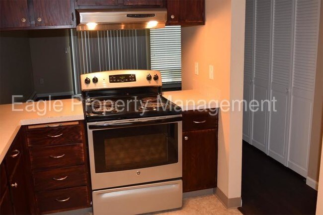 Building Photo - 12412 SE 60th Ct