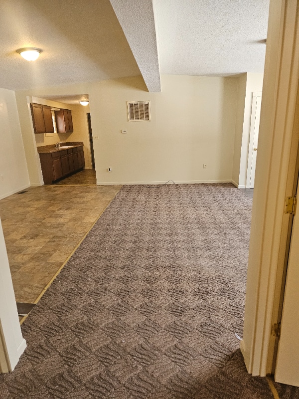 Building Photo - 7696 Elm St