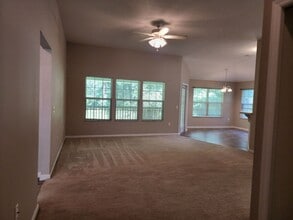 Building Photo - 196 SW Timberland Ct