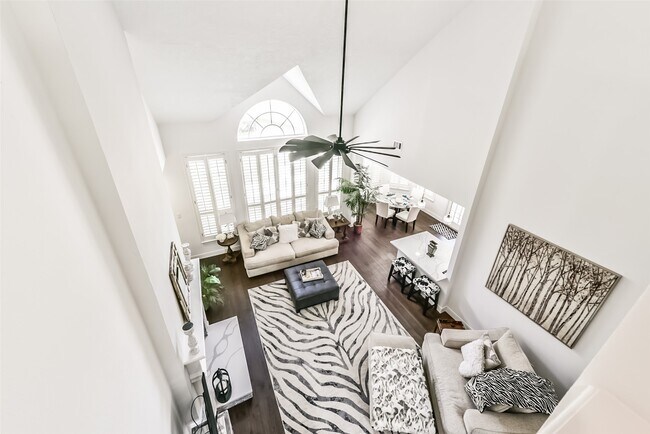 Foto del edificio - 1322 Blackthorne Dr