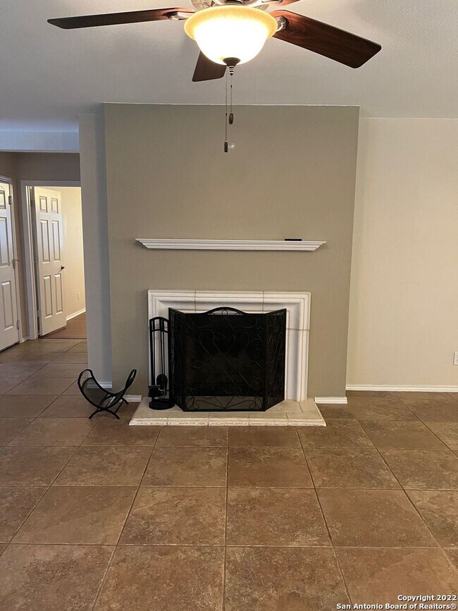 Foto del edificio - 3943 Bulverde Pkwy