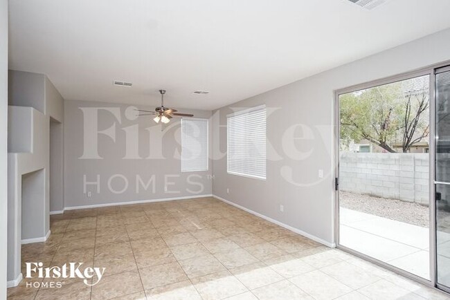 Building Photo - 1931 Silver Crest Ct