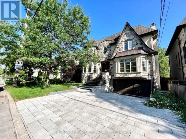 Photo du bâtiment - 185 Parkview Ave