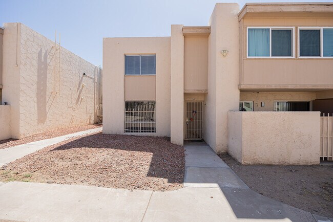 Photo - 3520 W Dunlap Ave Apartment