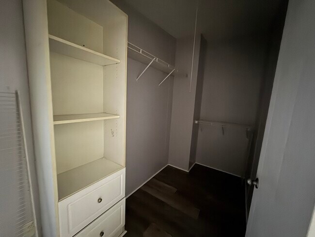 Foto del edificio - 237 Temple Cir W