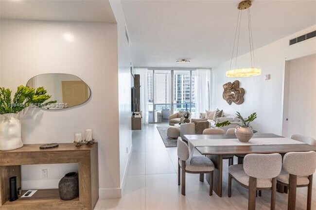 Building Photo - 17550 Collins Ave