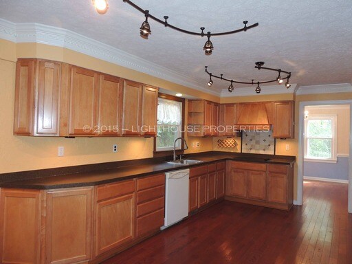 Building Photo - 107 Deer Track Dr