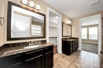 Building Photo - 27419 Canyon Reach Dr