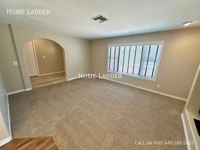 Foto del edificio - 13818 N 20th St