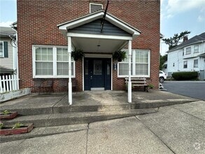 Building Photo - 118 W Central Ave