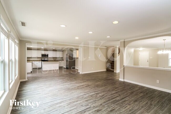 Building Photo - 3312 Aldwych Way