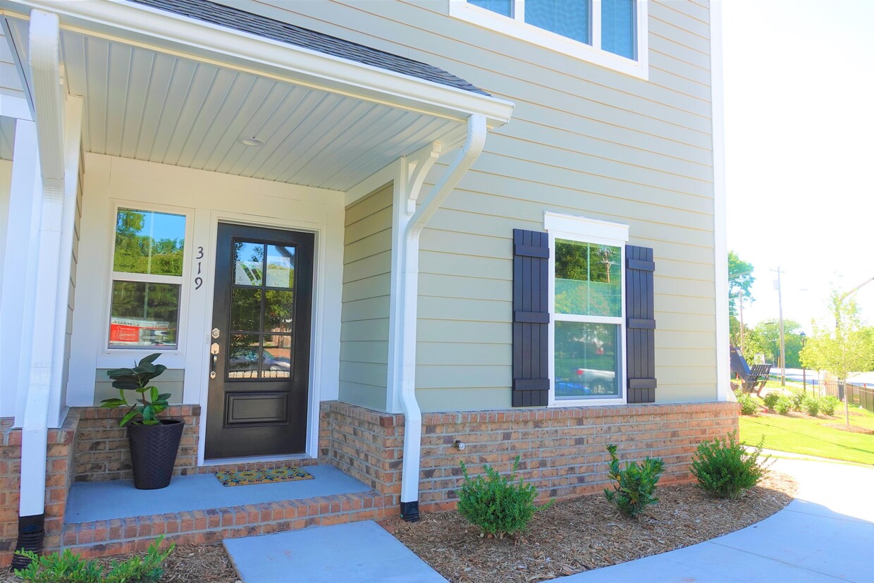 Photo - 319 Pete Hollis Blvd (Greenville, SC)