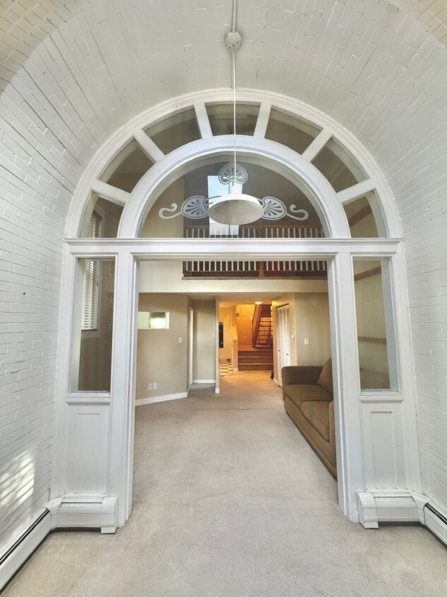 Primary Photo - 108 W Byers Pl