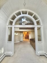 Building Photo - 108 W Byers Pl