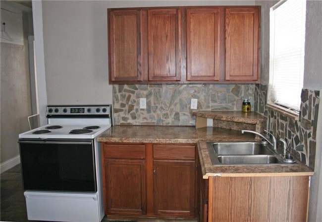 Building Photo - 3388 Swisher Rd