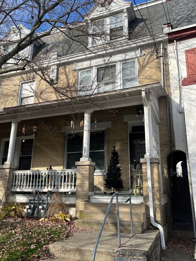 603 W Lemon St Unit Apt 2, Lancaster, PA 17603 Room for Rent in