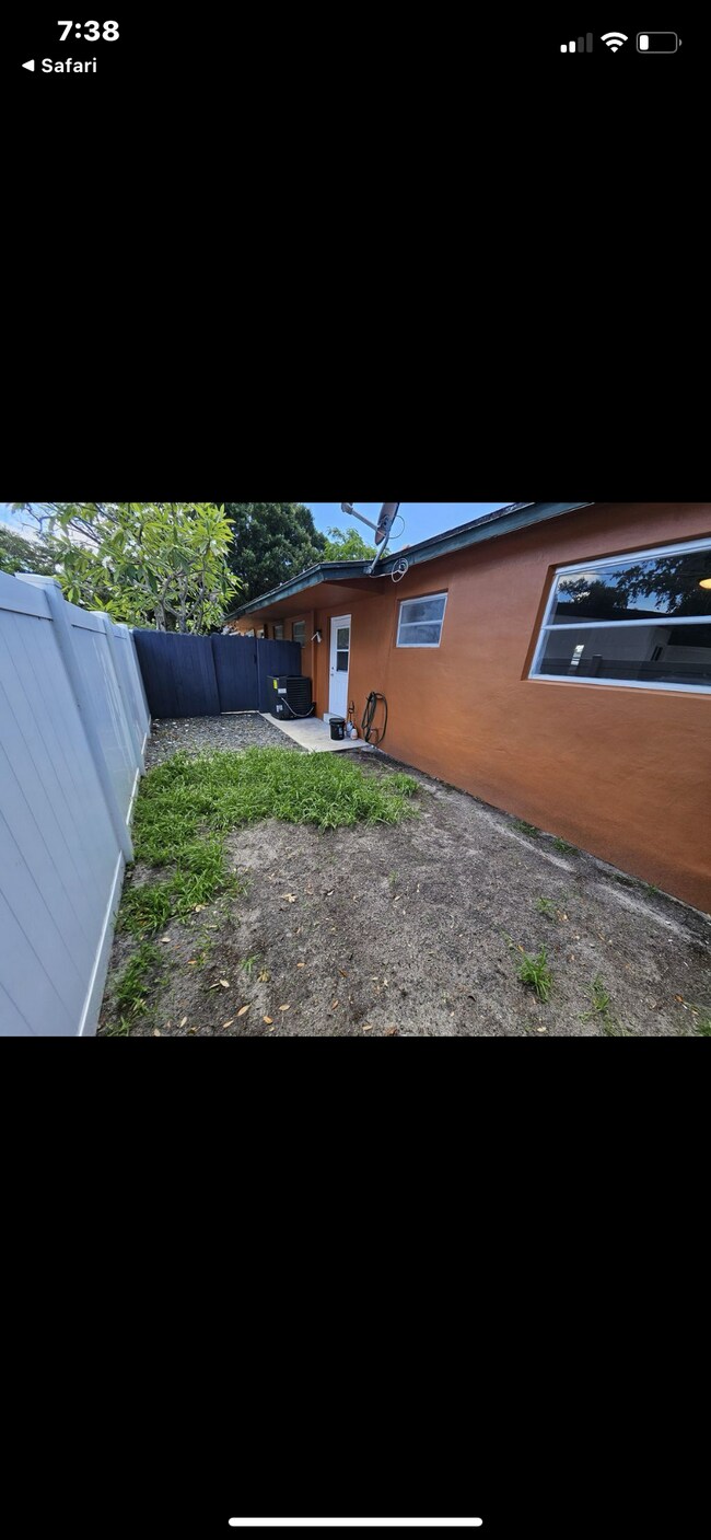 Foto del edificio - 4920 SW 28th Ter