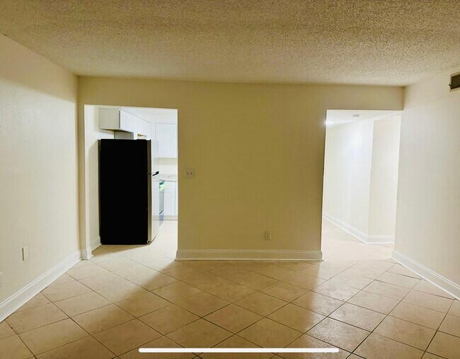 Building Photo - 5541 Bay Blvd