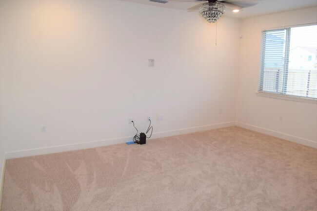 Foto del edificio - Brand New 4 Bedroom Home!!!