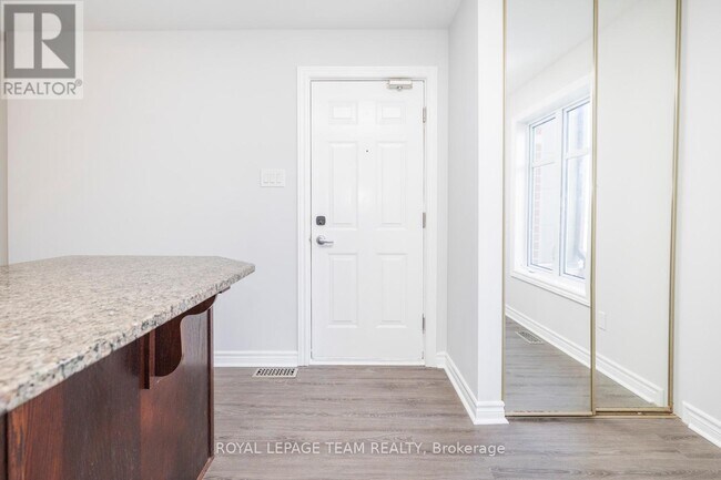 Building Photo - 740 Chapman Mills Dr