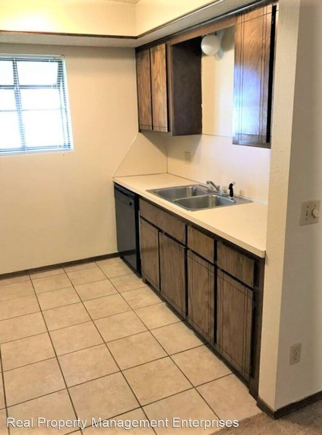 Building Photo - 2 br, 2 bath House - 1401 N Fretz Ave