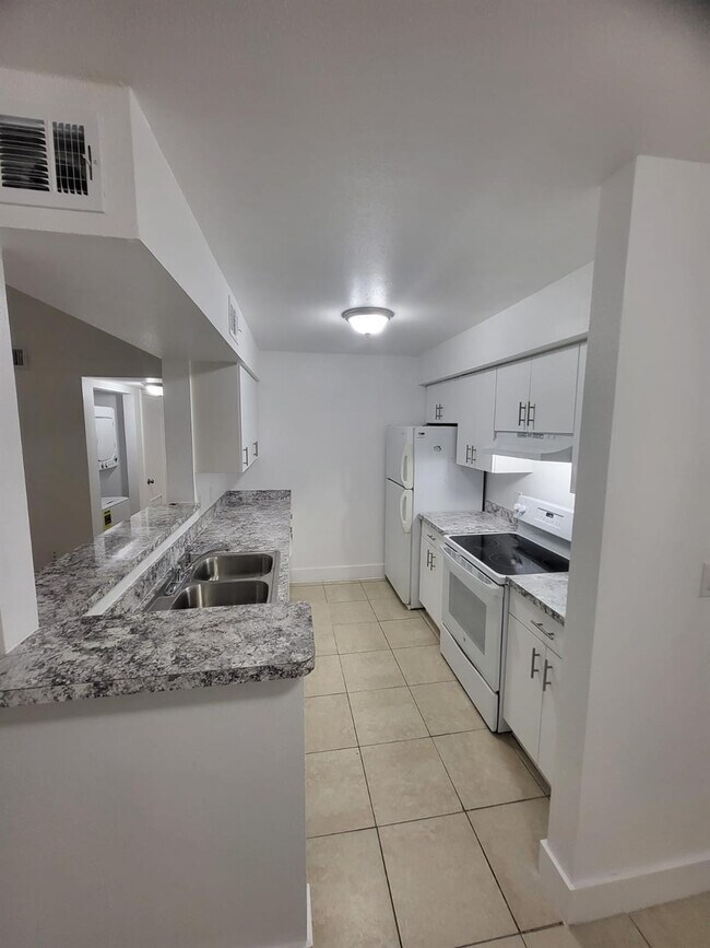 Foto del edificio - 2622 NW 33rd St