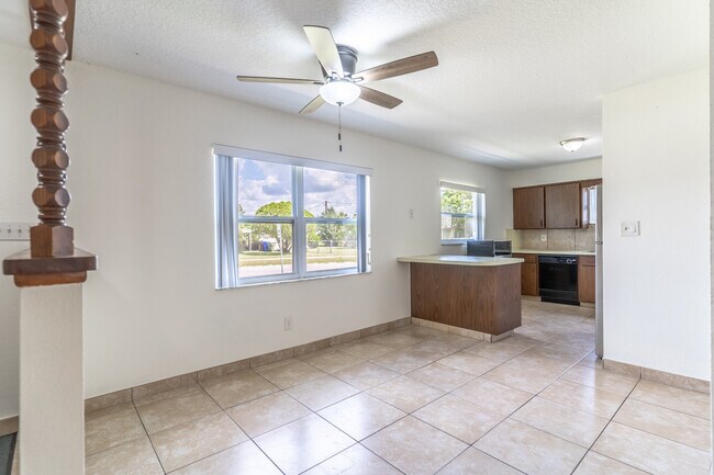 Foto del edificio - 2218 W Oak St