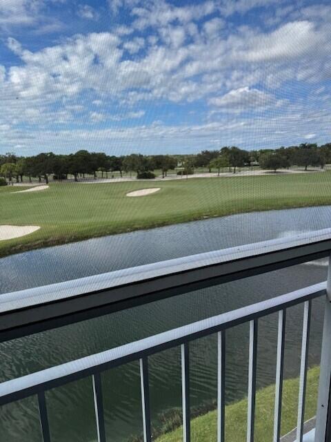 Foto del edificio - 2421 Village Blvd