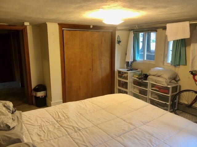 Building Photo - 24 Bencliffe Cir