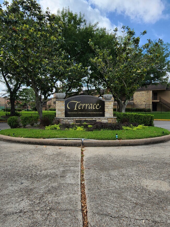 Foto del edificio - 10555 Turtlewood Ct