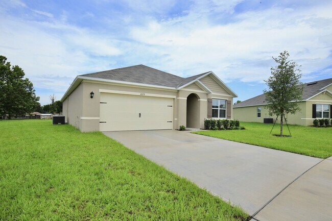 Building Photo - Gorgeous 3/2 Modern Home with a 2 Car Gara...