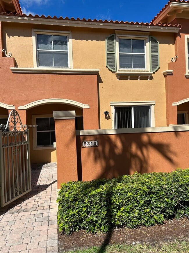 Foto del edificio - 2310 Coral Reef Ct