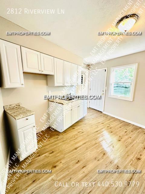 Building Photo - 2812 Riverview Ln