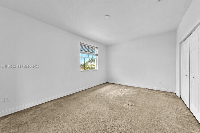 Building Photo - 908 SW 147th Ave