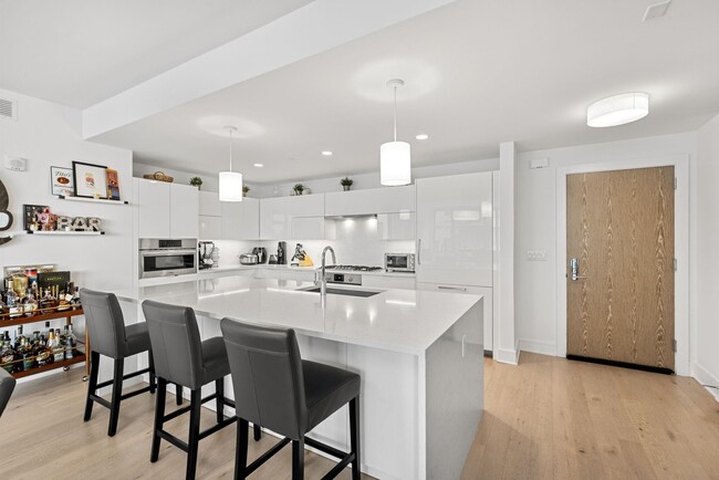 Building Photo - 9 Ave at Port Imperial